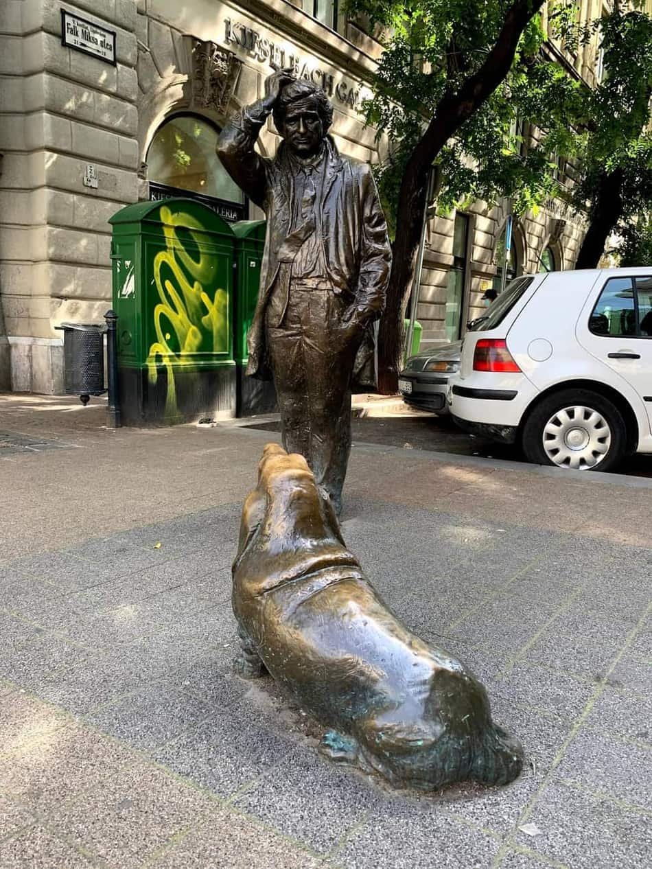 Columbo Statue