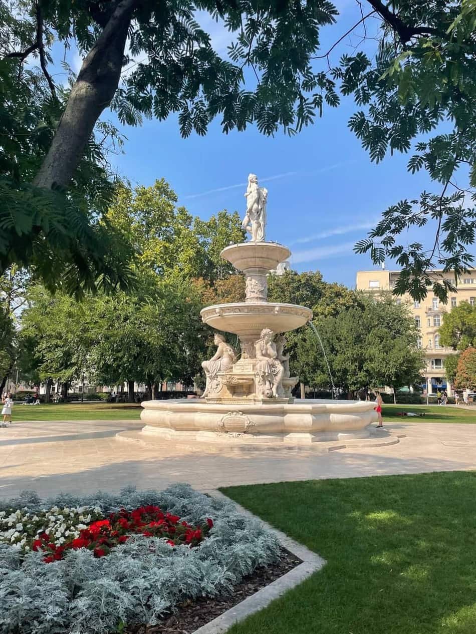Elizabeth Square — 2