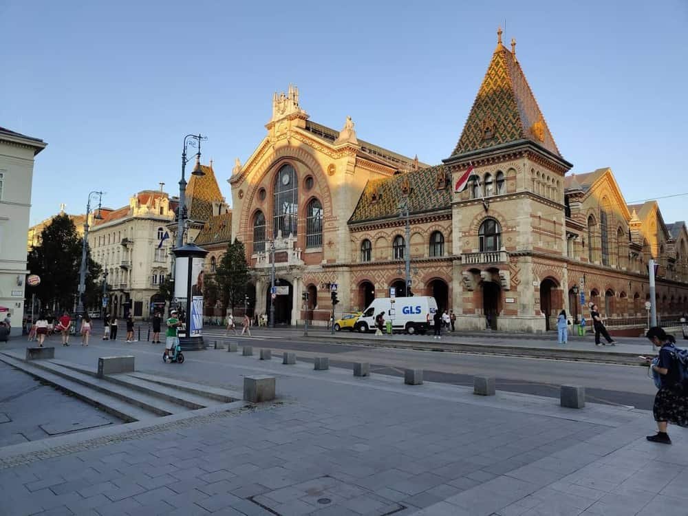 Fővám Square — 2