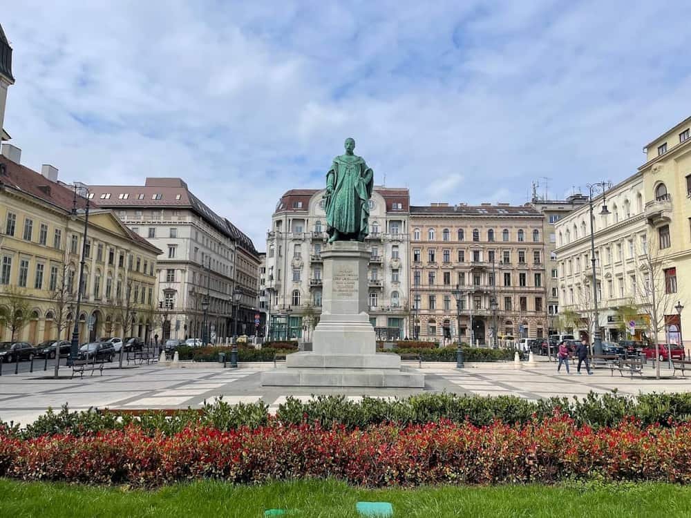 József Nádor Square — 3