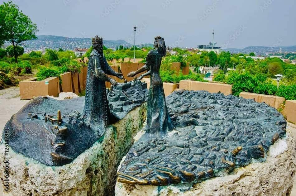 Prince Of Buda & The Princess Of Pest Monument
