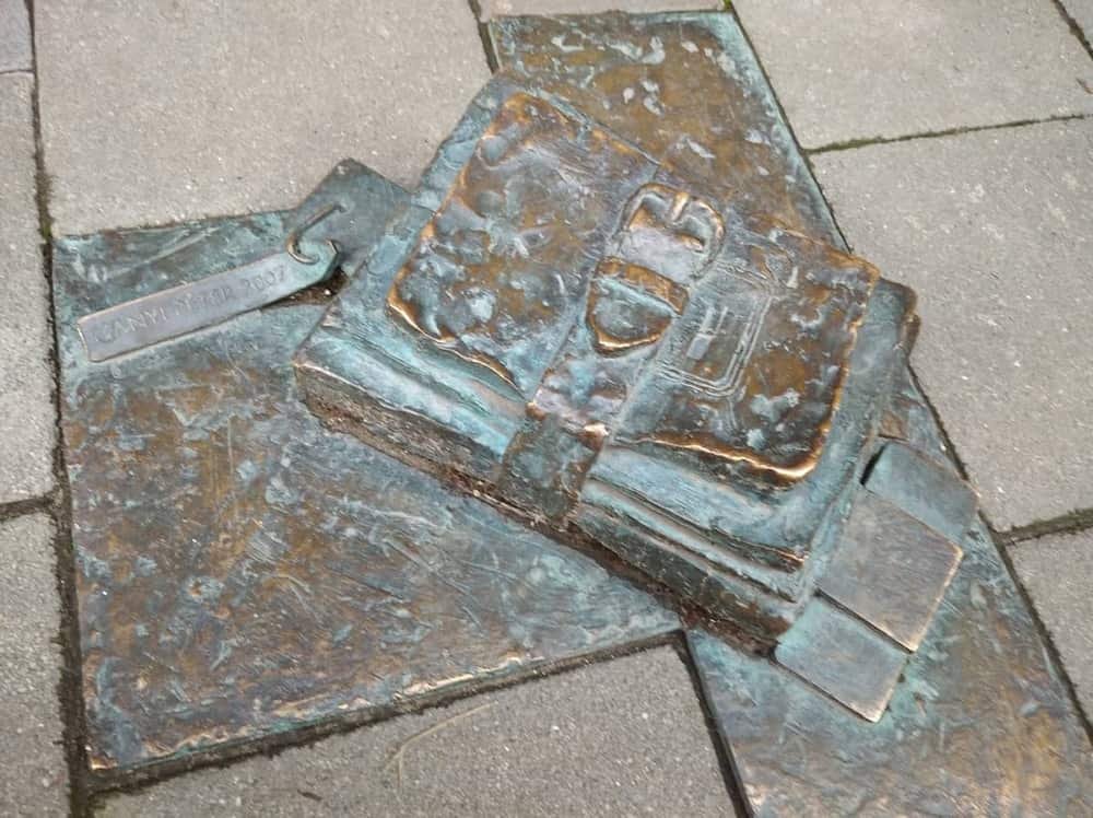 Sculpture of the Boys of the Pál Street — 3