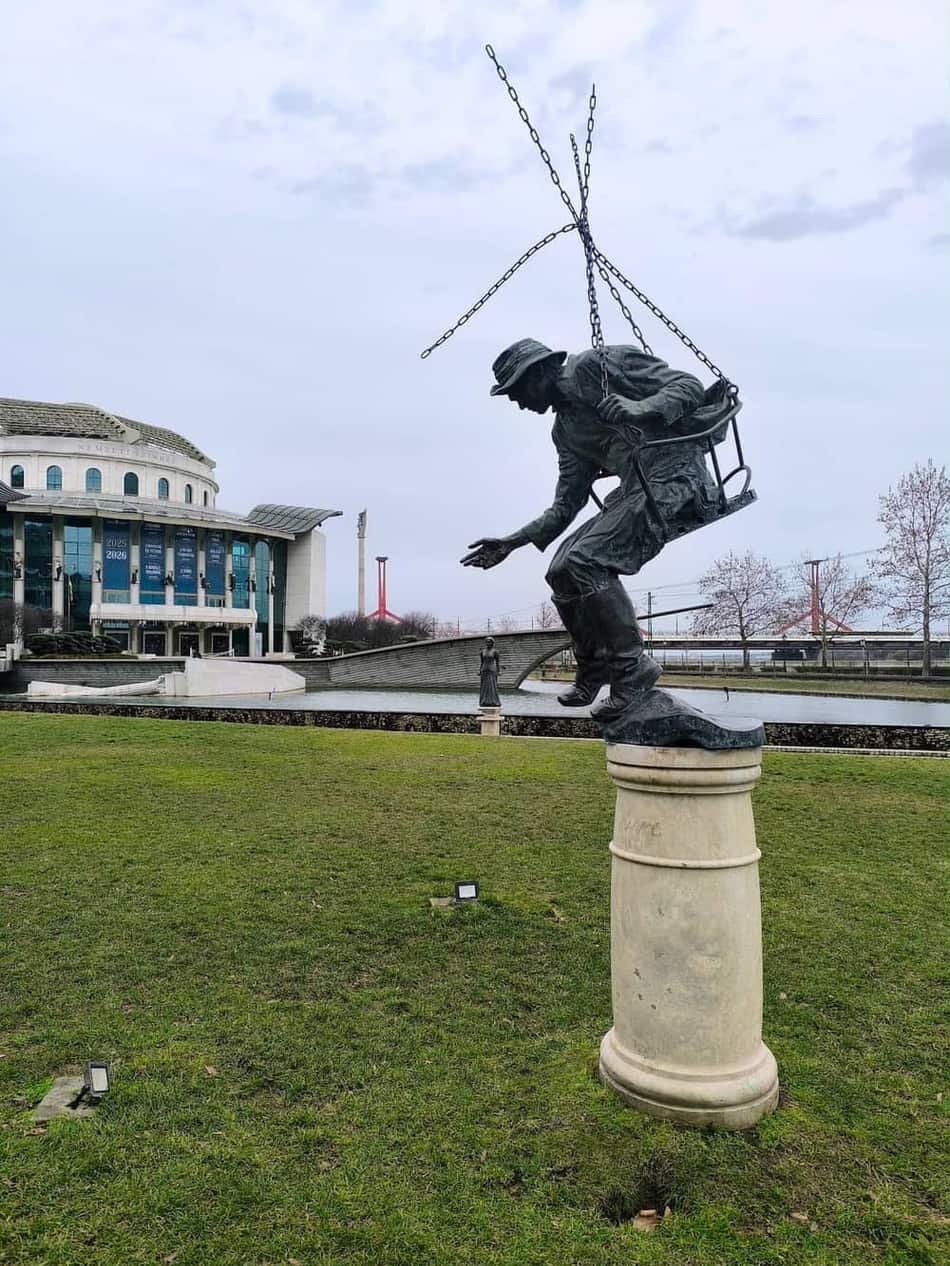 The Memorial of the Old National Theatre — 3