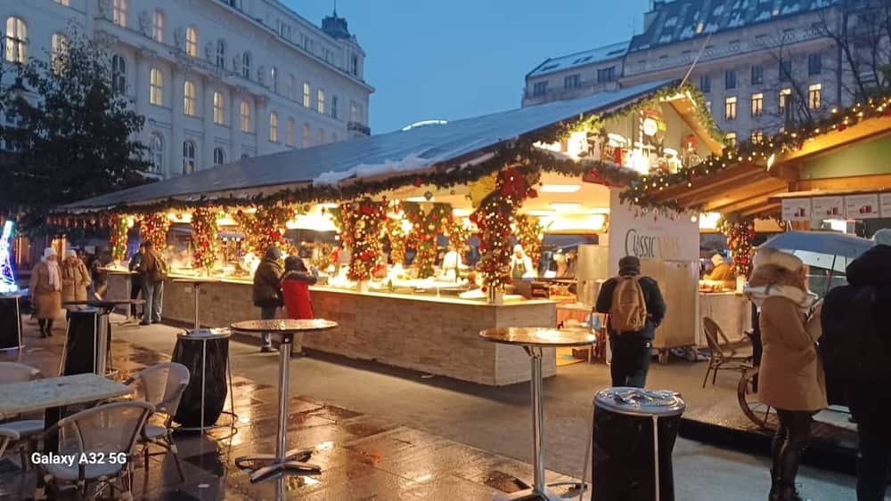 Vörösmarty Square — 3