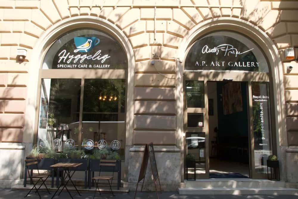 Hyggelig Café & Gallery / A.P. Art Gallery