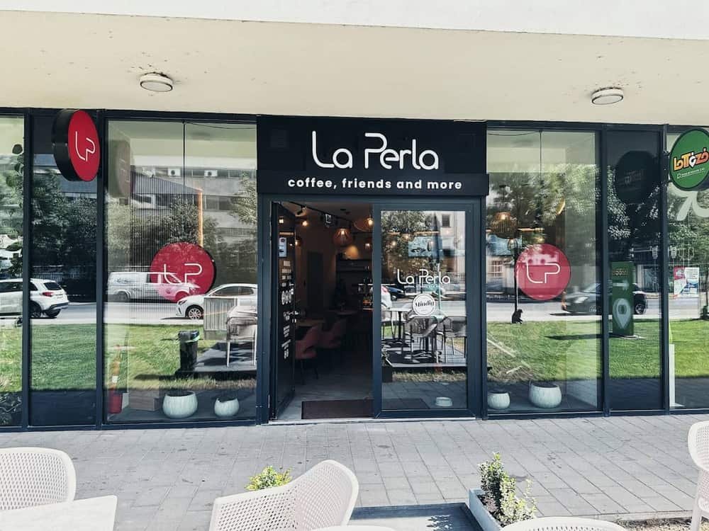 La Perla Café