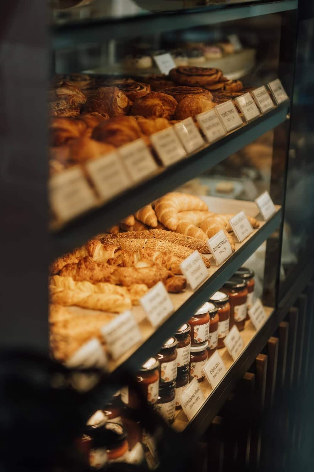 MARVAN Café & Bakery