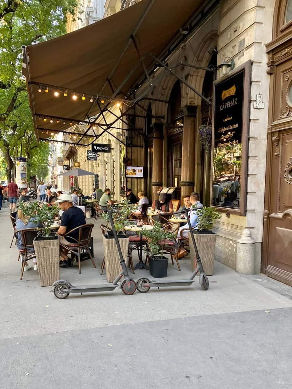 Művész Coffee House (Artist Cafe)