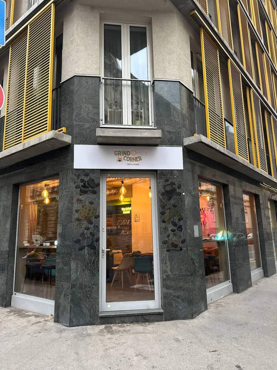 The Grind Corner Cafe & Lounge