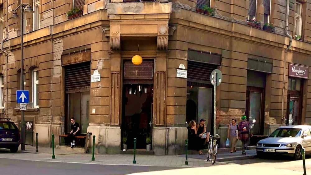 Charbon Art Café - Natural wine bar