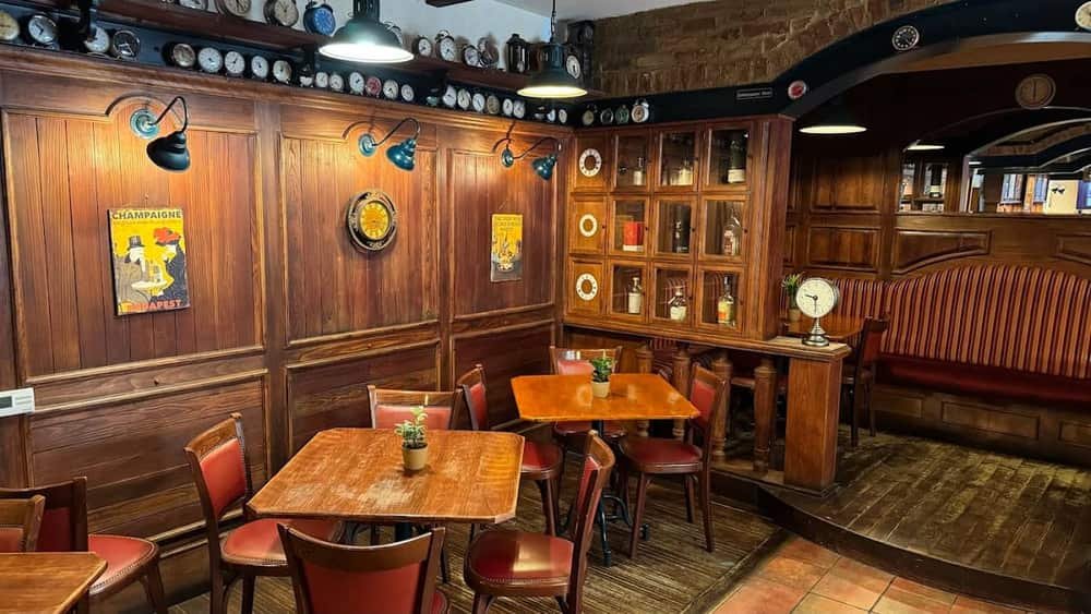 Clock Pub