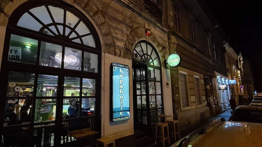 HOPAHOLIC Craft Beer Bar & Food Budapest
