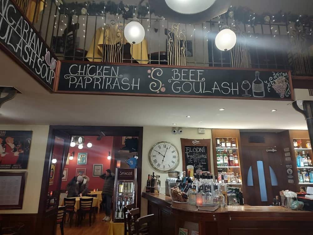 Lámpás Pub