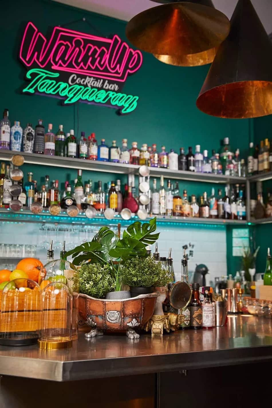 Warm Up Cocktail bar