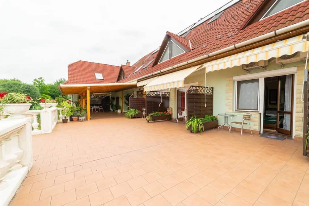 Le Rose Hotel