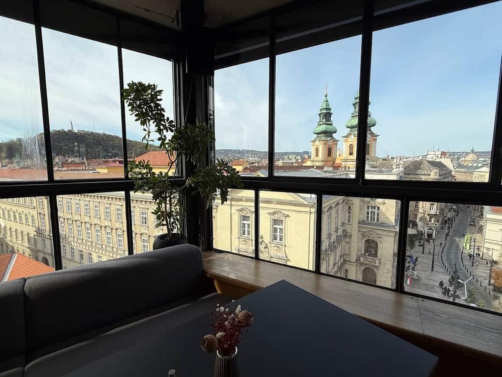 SOLID Rooftop Brunch Restaurant